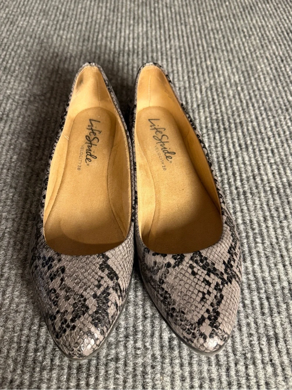 LifeStride Snakeskin Ballet Flats Grey Black Size 7.5 EUC